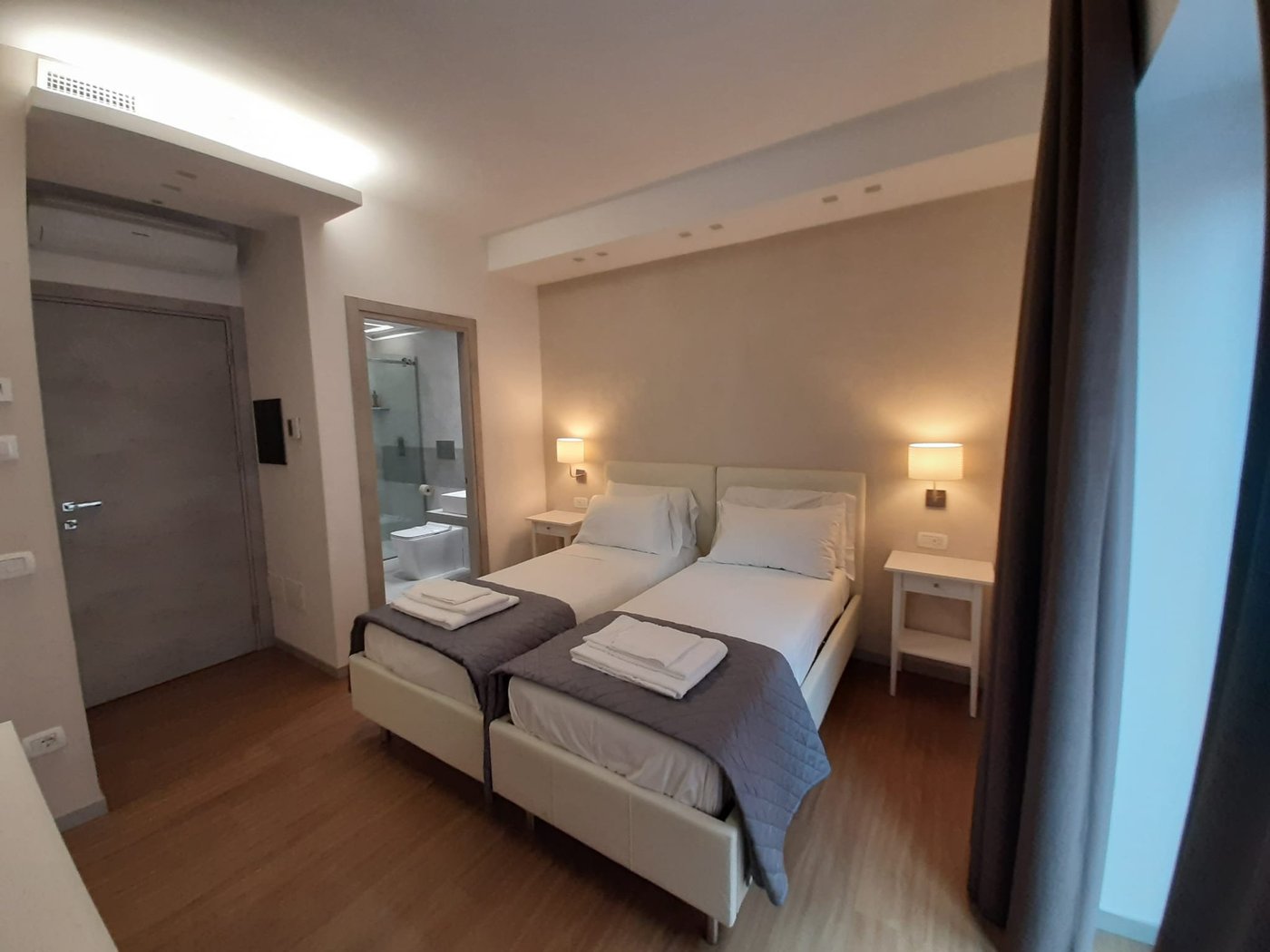PRESTIGE ROOMS CHIAIA Hotel  Napoli   Prezzi 2022 recensioni