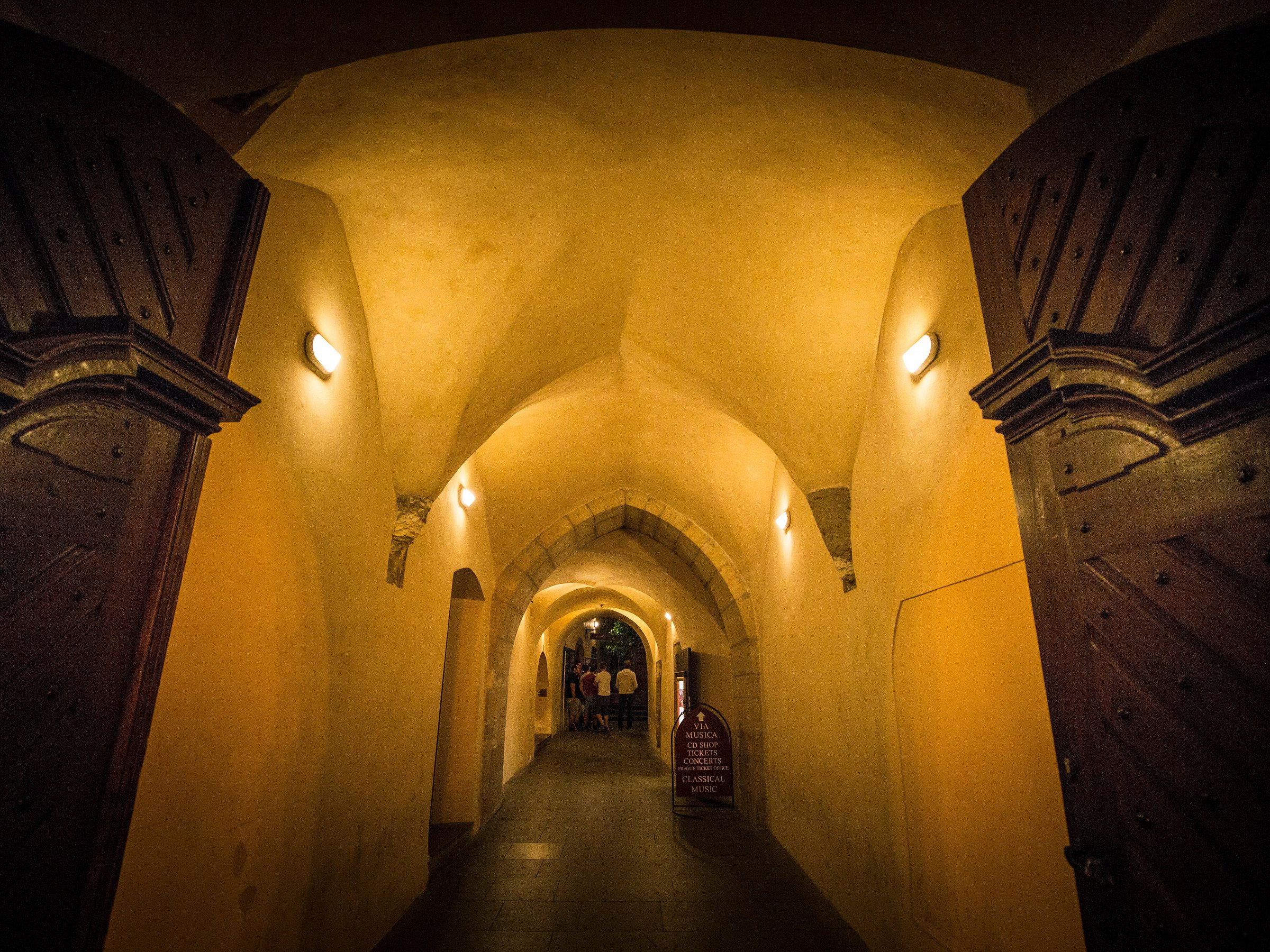 mcgee's ghost tours of prague