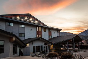 Prestige Mountain Resort Rossland in Rossland, image may contain: Neighborhood, Hotel, Villa, Shelter
