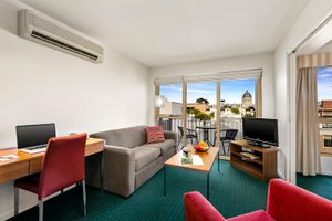 Room & Suite