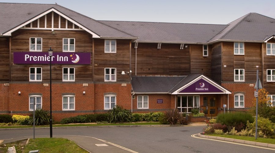 Premier Inn Isle Of Wight (Newport) hotel exterior