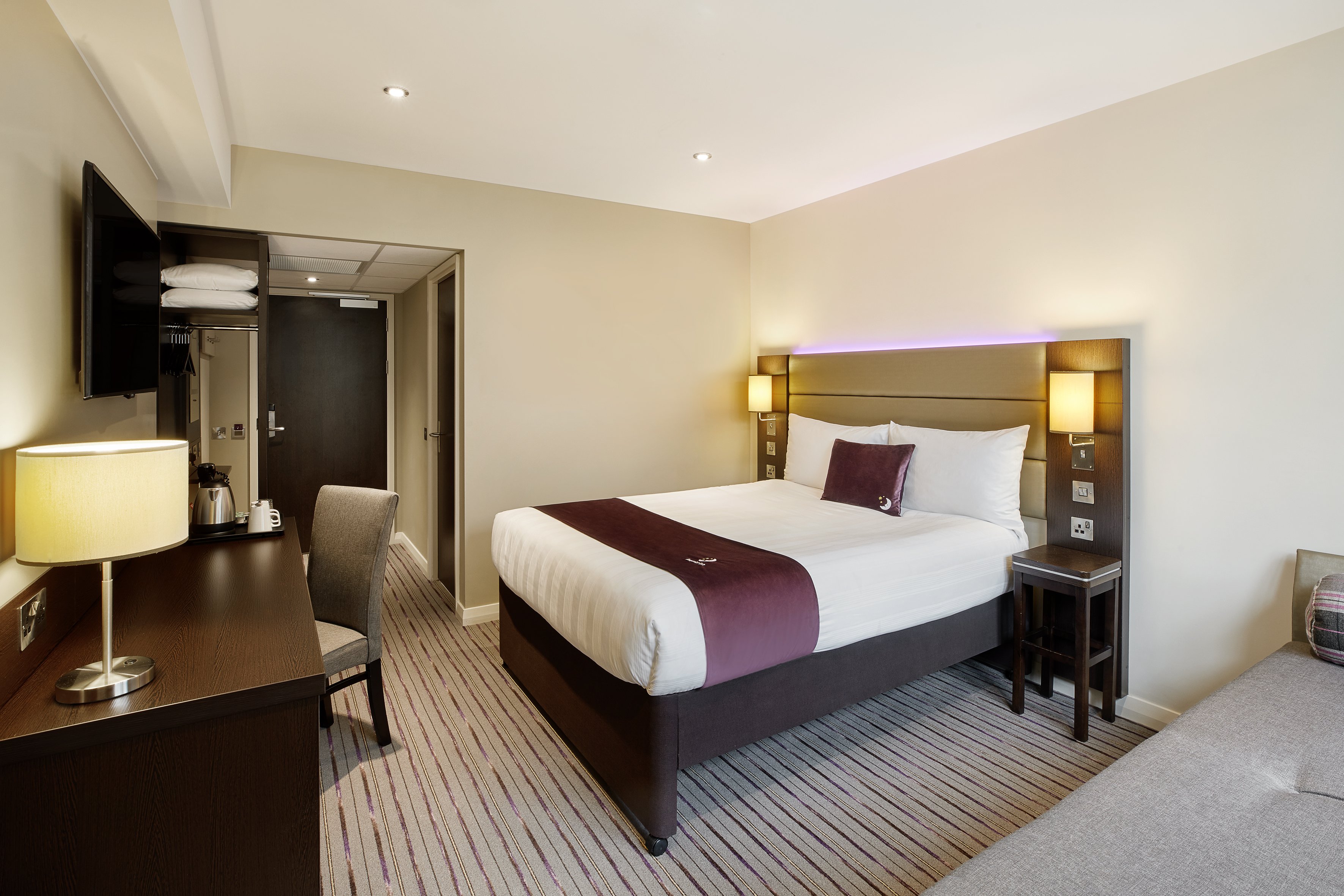 do premier inns have hairdryers