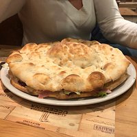 Boscaiola e schiacciata ripiena tirolese
