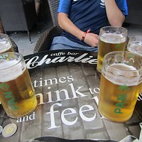 Verre en terrasse du Charlie!