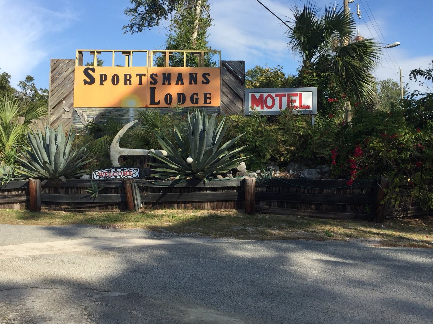 SPORTSMAN'S LODGE (Eastpoint) - Motel Reviews & Photos - Tripadvisor