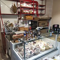 Il nostro banco affettati e pizza/focaccia