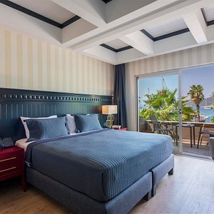 Superior Double Rooms with sea and marina view / Deniz ve Marina Manzaralı Superior odalarımız