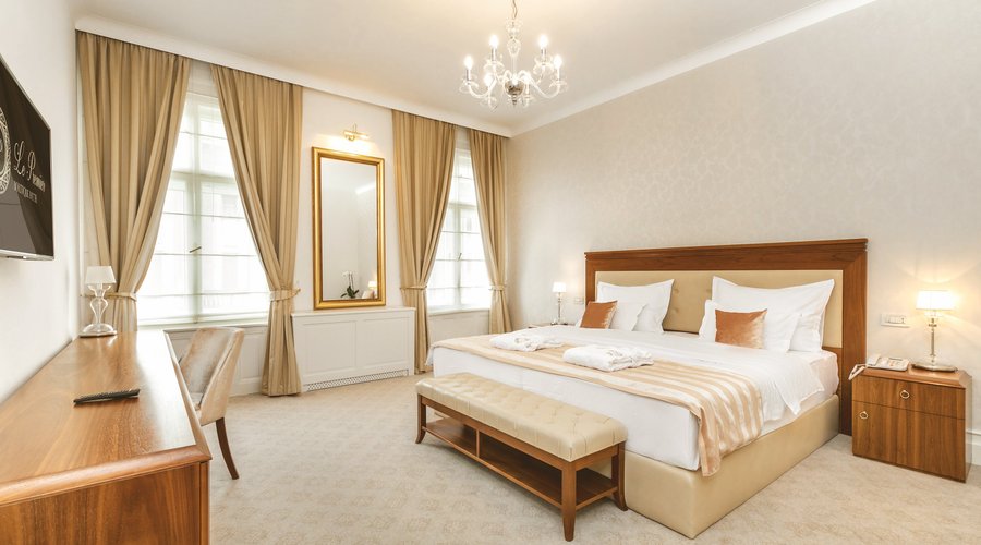King Deluxe Suite