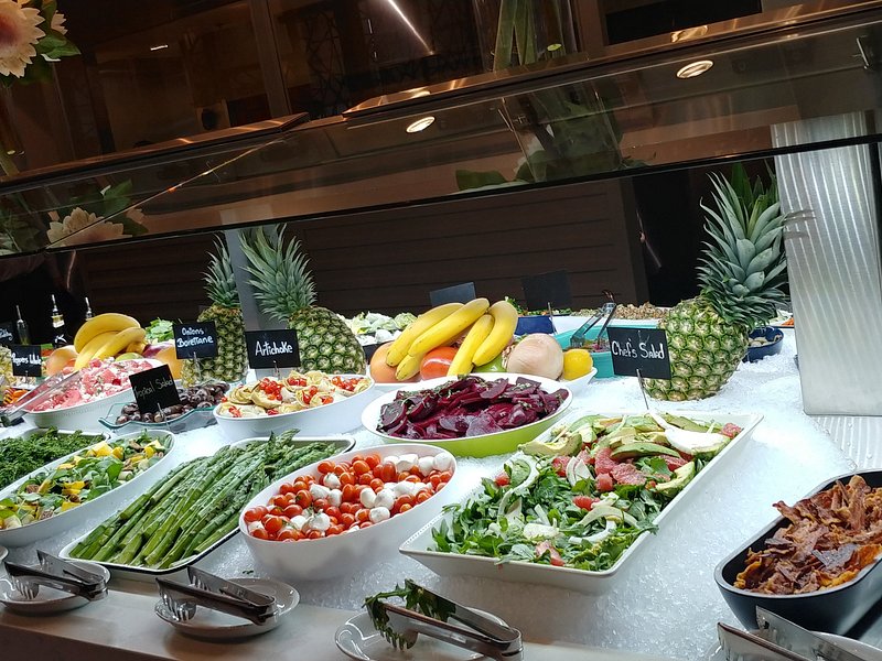 https://dynamic-media-cdn.tripadvisor.com/media/photo-o/1a/31/cb/48/fresh-salads.jpg?w=800&h=600&s=1