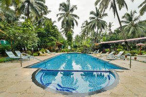 Alagoa Resort in Betalbatim, image may contain: Hotel, Resort, Pool, Summer