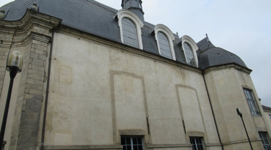 partie latérale de l'église des Jéssuites