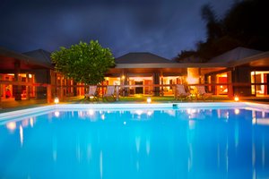 Pool & Beach