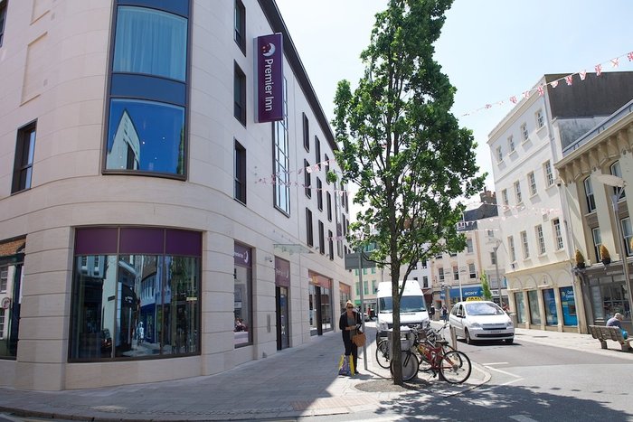 PREMIER INN JERSEY ST HELIER (CHARING CROSS) HOTEL: UPDATED 2024 ...