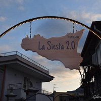La Siesta 2.0 piccolo ristorantino nel cuore di Santa Lucia del Mela, dove poter gustare pietanze tipiche caserecce adatte al vostro palato...