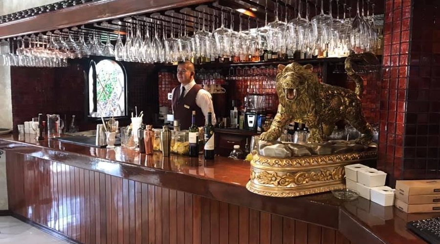 Barra con riquísimas Bebidas de Autor