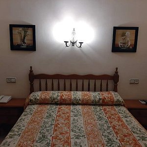 Cozy and clean single room in Hostal Italia Fuengirola
