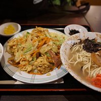 フーチャンプルー定食。定食に150円追加すれば沖縄そばがセットにできます。