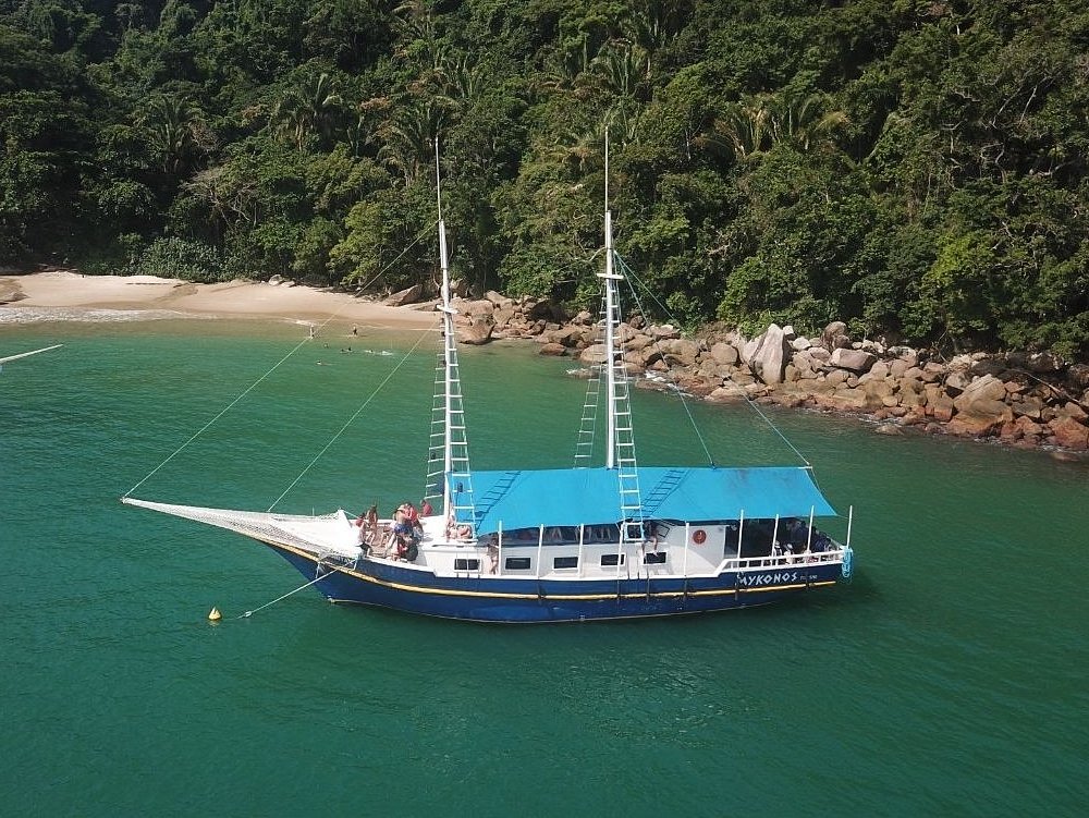 boat tours ubatuba