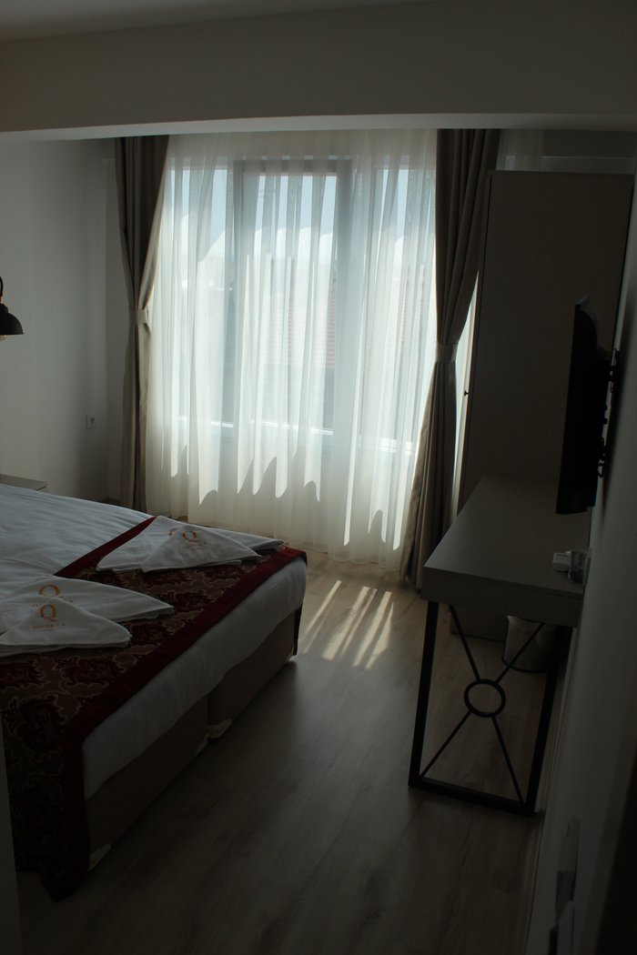 The lola hotel. The Lola Hotel 3*.