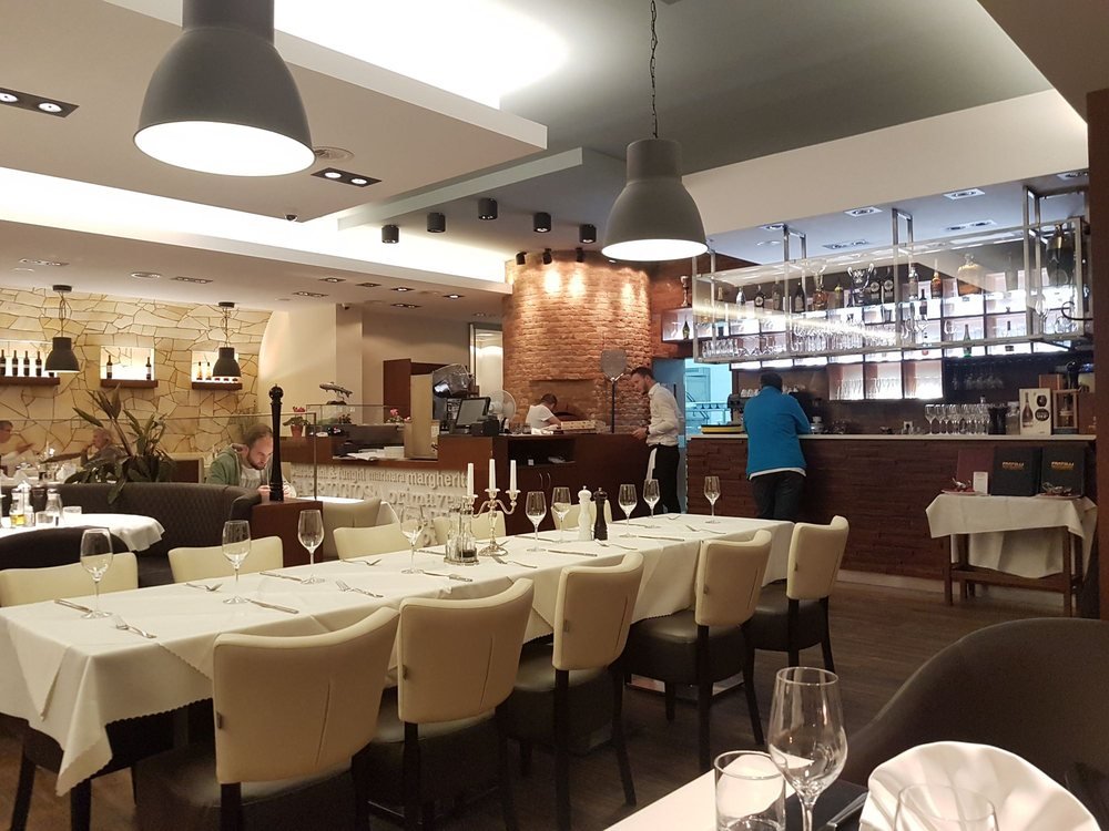 FRATELLI RESTAURANT Berndorf Restaurant Bewertungen Telefonnummer Fotos Tripadvisor