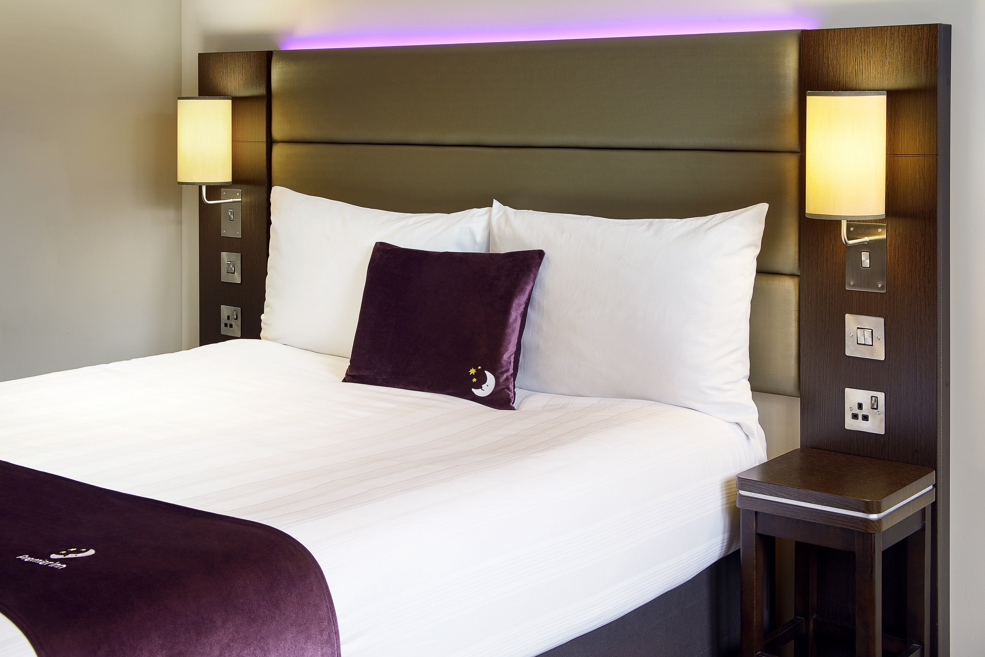 Premier Inn Burton On Trent Central hotel Rooms Pictures