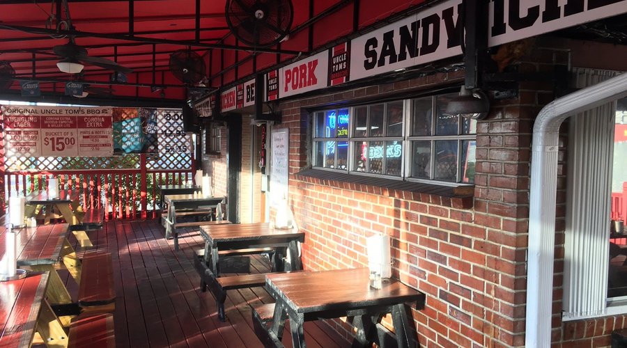 Uncle Tom's Barbecue