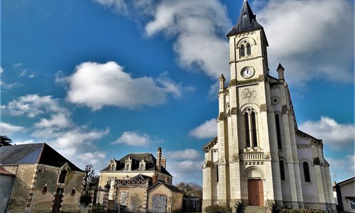 Remarquable par ses dimensions, cette église est une réalisation architecturale particulièrement réussie.