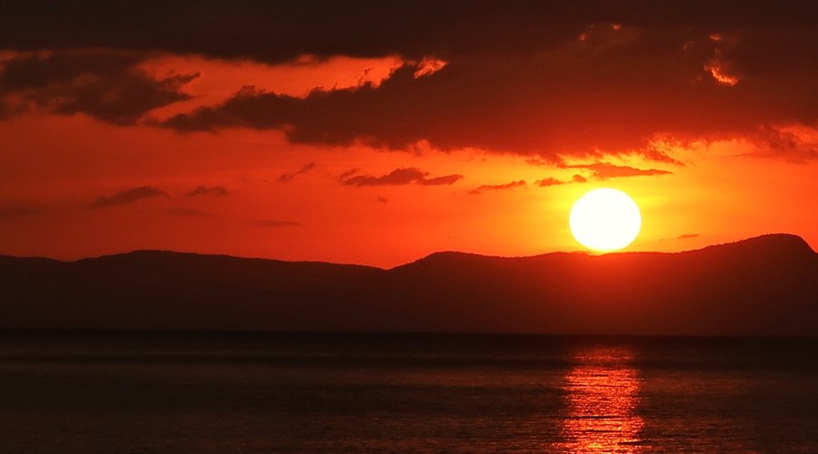 Tramonto a Rabbit Island (Cambogia)
 
 Dal viaggio overland Italia-Australia di Giorgio Vanni
 https://www.varesenews.it/2019/12/overland-ialia-ausralia-cambogia/881336/