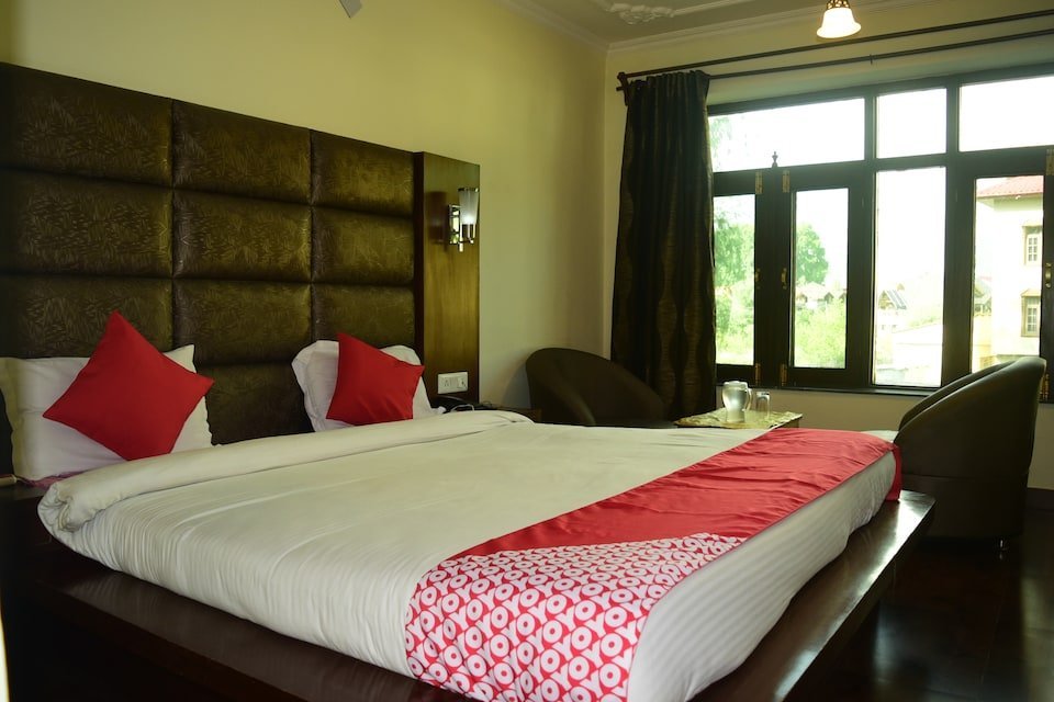 CAPITAL O 3734 HOTEL NAQASH RESIDENCY (Srinagar, Kashmir) - Hotel ...