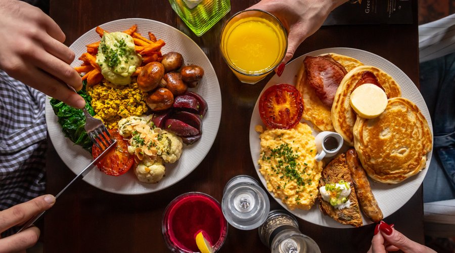 Vegan or Meat Lover... we have everything for everyone at Greenwoods. Photocredits go to Ashkan Mortezapour.