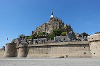 Guia mostra como funciona a areia movediça, que está por todo caminho –  Foto de Découverte de la Baie du Mont Saint Michel, Genets - Tripadvisor