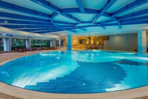 Pool & Beach
