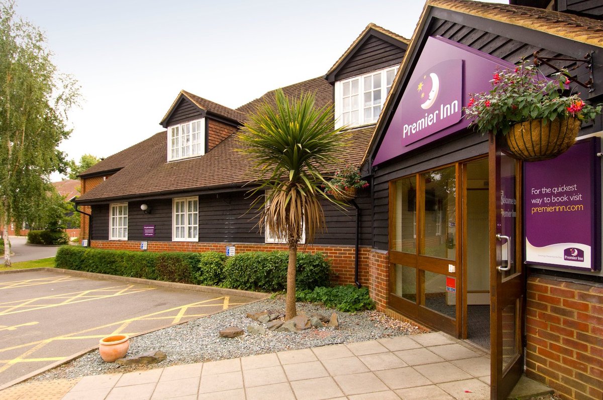 PREMIER INN WOKING WEST (A324) HOTEL - Updated 2022