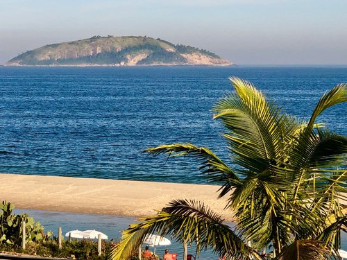 Uma praia linda para curtir em família e com segurança.