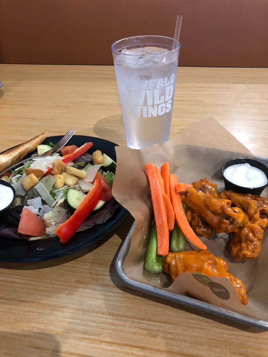 BUFFALO WILD WINGS, Vancouver - Restaurant Reviews, Photos & Reservations -  Tripadvisor