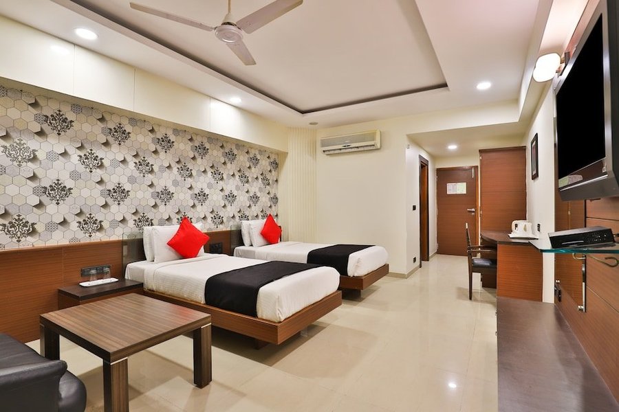 Capital O 15537 Dev Corporate Ahmedabad Gujarat Hotel Reviews Photos Rate Comparison Tripadvisor