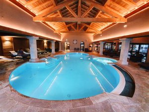 Grand Hotel & SPA de Gerardmer in Gerardmer, image may contain: Pool, Resort, Hotel, Swimming Pool