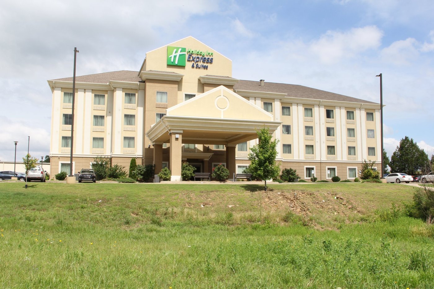 Holiday Inn Express & Suites Morrilton, An Ihg Hotel $110 ($̶1̶2̶6̶ 