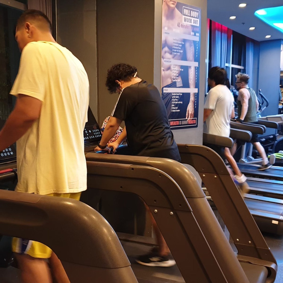 Only gym. Спортзал в Тайланде. Зал ака в Тайланде. Coco Fitness Pattaya. Excursions in Pattaya.