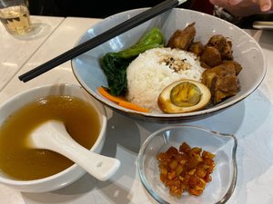 餐饮