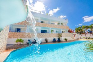 Pool und Strand