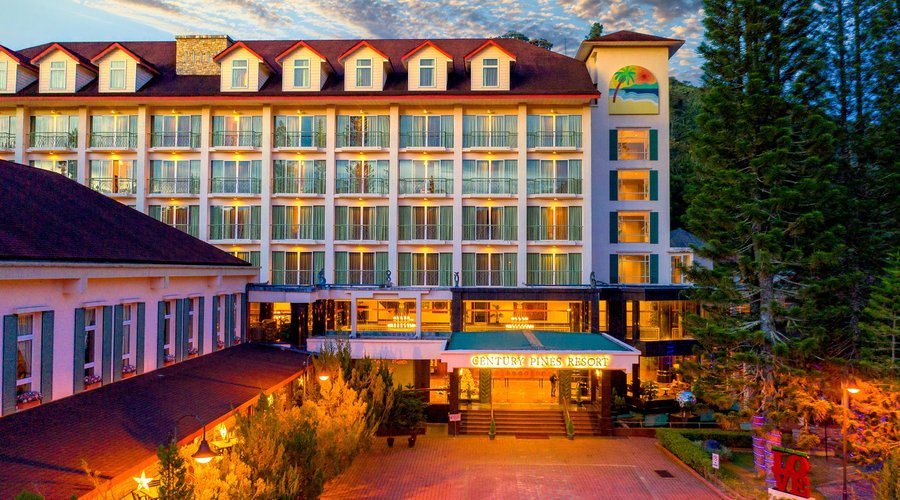The cooling breeze that is complimented with a strong sensation of tranquility and calm is where Century Pines Resort Cameron Highlands is. 