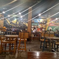 Suasana di dalam resto