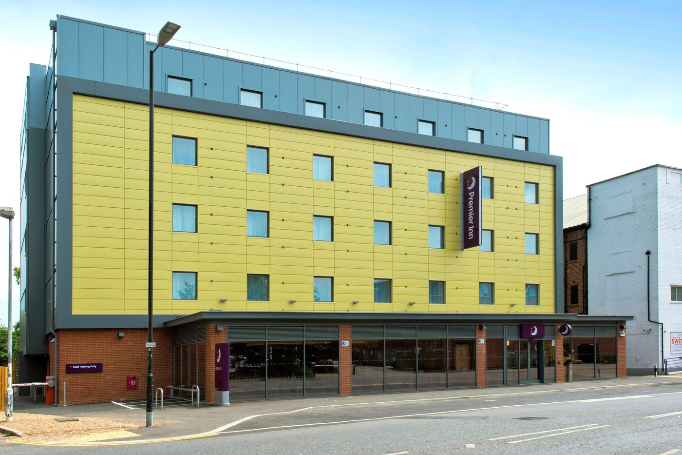 PREMIER INN NEWBURY TOWN CENTRE (LONDON ROAD) HOTEL Updated 2024