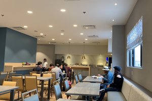 Centro de negocios y salones de eventos