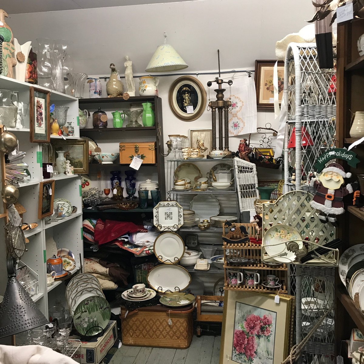 STUMPS OLD TOWN ANTIQUES (McGaheysville) - All You Need to Know BEFORE ...