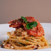Spaghetti al rosso di Mazzara del vallo con mollica tostata.