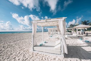 Piscina y playa