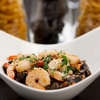 Tagliatelle nero z krewetkami