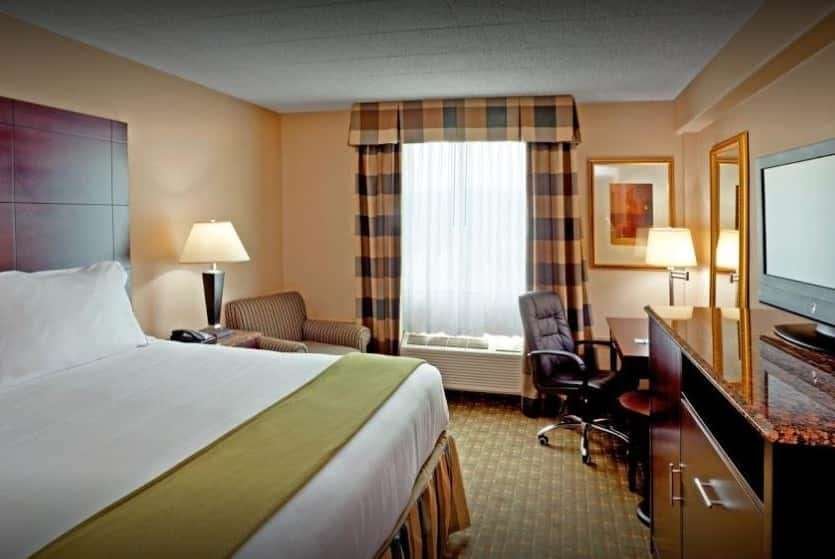 Hotel photo 4 of Days Hotel by Wyndham North Bergen /NYC Area.